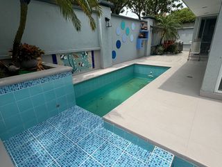 Foto 1 de ¡Descubre esta obra maestra arquitectónica! Venta casa dúplex en Villa Santos
