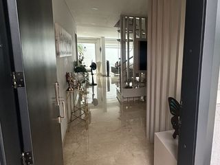 Foto 3 de ¡Descubre esta obra maestra arquitectónica! Venta casa dúplex en Villa Santos