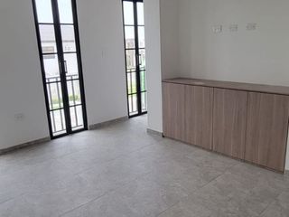Foto 43 de En venta lujosa y moderna casa de estreno en Ciudad Celeste, via a Samborondon