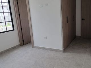 Foto 20 de En venta lujosa y moderna casa de estreno en Ciudad Celeste, via a Samborondon