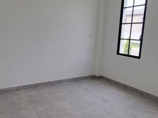 Foto 21 de En venta lujosa y moderna casa de estreno en Ciudad Celeste, via a Samborondon