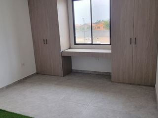 Foto 24 de En venta lujosa y moderna casa de estreno en Ciudad Celeste, via a Samborondon