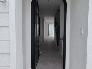 Foto 2 de En venta lujosa y moderna casa de estreno en Ciudad Celeste, via a Samborondon