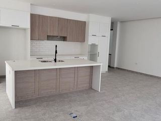 Foto 10 de En venta lujosa y moderna casa de estreno en Ciudad Celeste, via a Samborondon