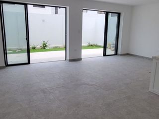 Foto 12 de En venta lujosa y moderna casa de estreno en Ciudad Celeste, via a Samborondon