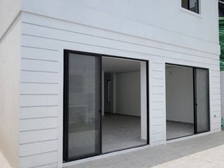 Foto 13 de En venta lujosa y moderna casa de estreno en Ciudad Celeste, via a Samborondon