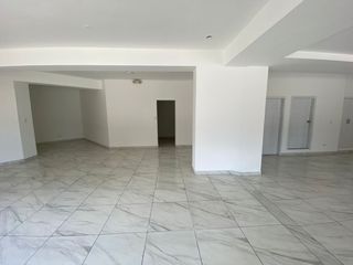 Foto 1 de Alquiler de Local comercial,  Sector el Batan de 235 Metros, Av 6 de diciembre