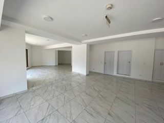 Foto 8 de Alquiler de Local comercial,  Sector el Batan de 235 Metros, Av 6 de diciembre