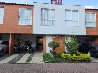 Foto 1 de CASA ALEGRA ALFAGUARA