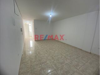 Foto 2 de Se Alquila Departamento 4To Piso - Los Olivos