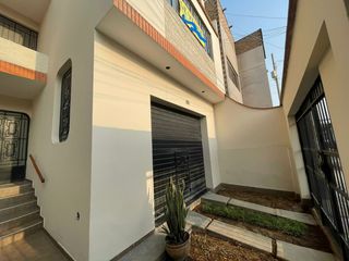 Foto 3 de VENTA DE CASA CON LOCAL COMERCIAL – TRES PISOS- CARABAYLLO