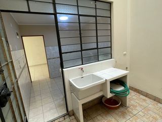 Foto 5 de VENTA DE CASA CON LOCAL COMERCIAL – TRES PISOS- CARABAYLLO