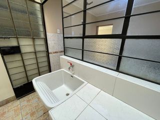 Foto 6 de VENTA DE CASA CON LOCAL COMERCIAL – TRES PISOS- CARABAYLLO
