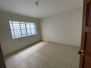 Foto 12 de VENTA DE CASA CON LOCAL COMERCIAL – TRES PISOS- CARABAYLLO