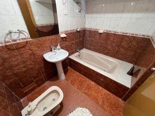 Foto 10 de Venta  Casa Remodelada Frente a Parque en el Distrito de Los Olivos, Lima