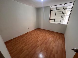 Foto 11 de Venta  Casa Remodelada Frente a Parque en el Distrito de Los Olivos, Lima