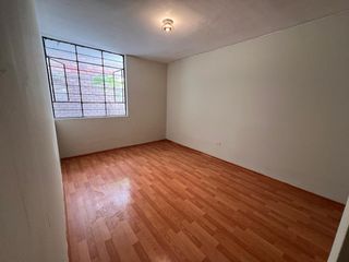 Foto 13 de Venta  Casa Remodelada Frente a Parque en el Distrito de Los Olivos, Lima