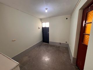 Foto 15 de Venta  Casa Remodelada Frente a Parque en el Distrito de Los Olivos, Lima