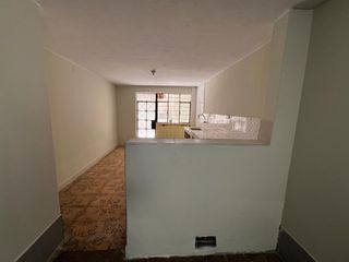 Foto 16 de Venta  Casa Remodelada Frente a Parque en el Distrito de Los Olivos, Lima