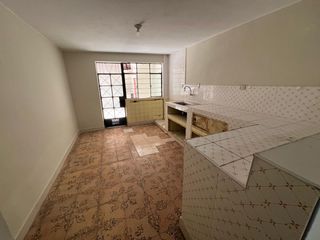 Foto 17 de Venta  Casa Remodelada Frente a Parque en el Distrito de Los Olivos, Lima