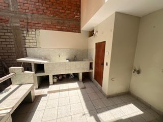 Foto 19 de Venta  Casa Remodelada Frente a Parque en el Distrito de Los Olivos, Lima