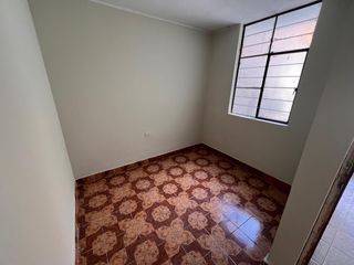 Foto 21 de Venta  Casa Remodelada Frente a Parque en el Distrito de Los Olivos, Lima