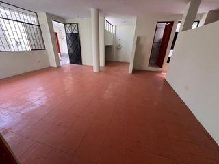 Foto 26 de Venta  Casa Remodelada Frente a Parque en el Distrito de Los Olivos, Lima