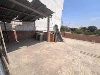 Foto 42 de Venta  Casa Remodelada Frente a Parque en el Distrito de Los Olivos, Lima