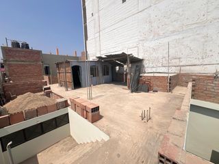 Foto 43 de Venta  Casa Remodelada Frente a Parque en el Distrito de Los Olivos, Lima