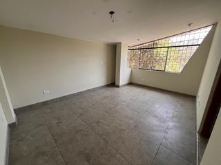 Foto 31 de Venta  Casa Remodelada Frente a Parque en el Distrito de Los Olivos, Lima