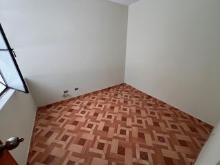 Foto 39 de Venta  Casa Remodelada Frente a Parque en el Distrito de Los Olivos, Lima