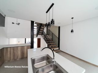 Foto 10 de Arriendo amplia casa con local comercial, 225mts.  en sector San José de Monjas