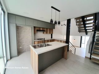 Foto 16 de Arriendo amplia casa con local comercial, 225mts.  en sector San José de Monjas