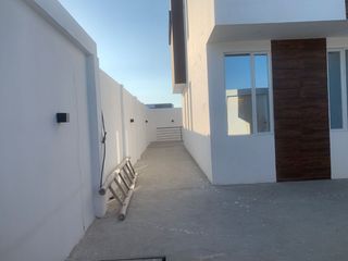 Foto 2 de casa de venta en manta zona sur