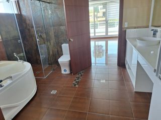 Foto 4 de ARRIENDO CASA CUMBAYA CON PISCINA PRIVADA
