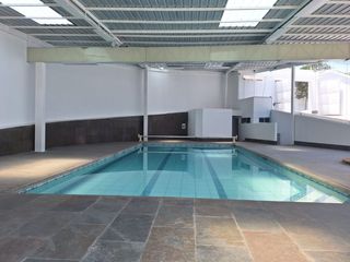 Foto 1 de ARRIENDO CASA CUMBAYA CON PISCINA PRIVADA
