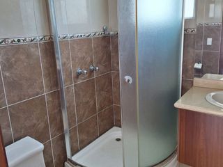 Foto 2 de ARRIENDO CASA CUMBAYA CON PISCINA PRIVADA