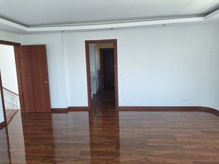 Foto 6 de ARRIENDO CASA CUMBAYA CON PISCINA PRIVADA