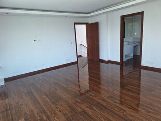 Foto 7 de ARRIENDO CASA CUMBAYA CON PISCINA PRIVADA