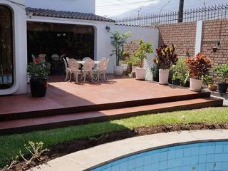 Foto 1 de VENDO HERMOSA CASA EN AV. LA ENCALADA