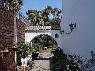 Foto 3 de VENDO HERMOSA CASA EN AV. LA ENCALADA