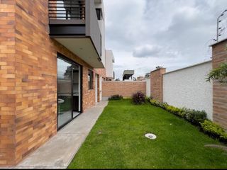 Foto 2 de I3 Casas Nuevas en Puembo