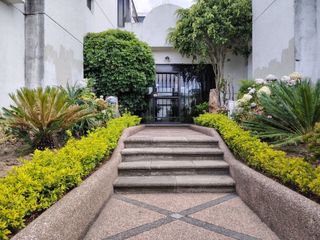 Foto 12 de Vendo Amplio y Moderno Departamento Remodelado en la Urbanización El Condado - Norte de Quito