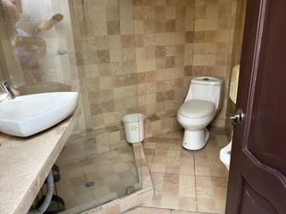 Foto 6 de Vendo casa totalmente amoblada de 5 dormitorios en Ceibos Norte