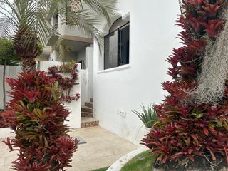 Foto 38 de Vendo casa totalmente amoblada de 5 dormitorios en Ceibos Norte