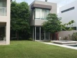 Foto 4 de VENDO - Laguna Club-vista al lago, 4 dormitorios, salas, terraza, piscina, Jacuzzi.