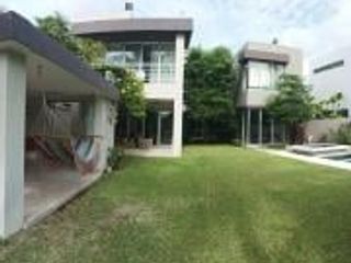 Foto 6 de VENDO - Laguna Club-vista al lago, 4 dormitorios, salas, terraza, piscina, Jacuzzi.