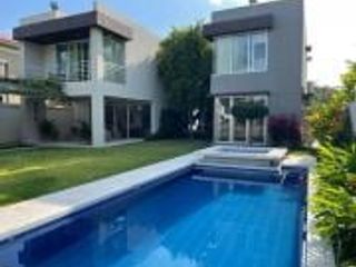 Foto 7 de VENDO - Laguna Club-vista al lago, 4 dormitorios, salas, terraza, piscina, Jacuzzi.