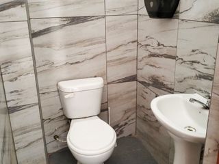 Foto 10 de LOCAL COMERCIAL DE 140 m2 EN ALQUILER EN AV EL SOL VILLA EL SALVADOR