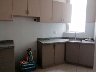 Foto 4 de Vendo, Urb San Antonio. Moderno Departamento totalmente remodelado. Solo 3 departamentos, 1 por piso.